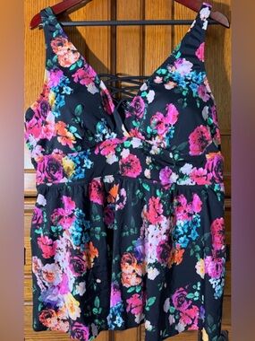 Torrid Swim Floral Wireless XO Triangle Tankini Top V-neck Soft Cup Babydoll